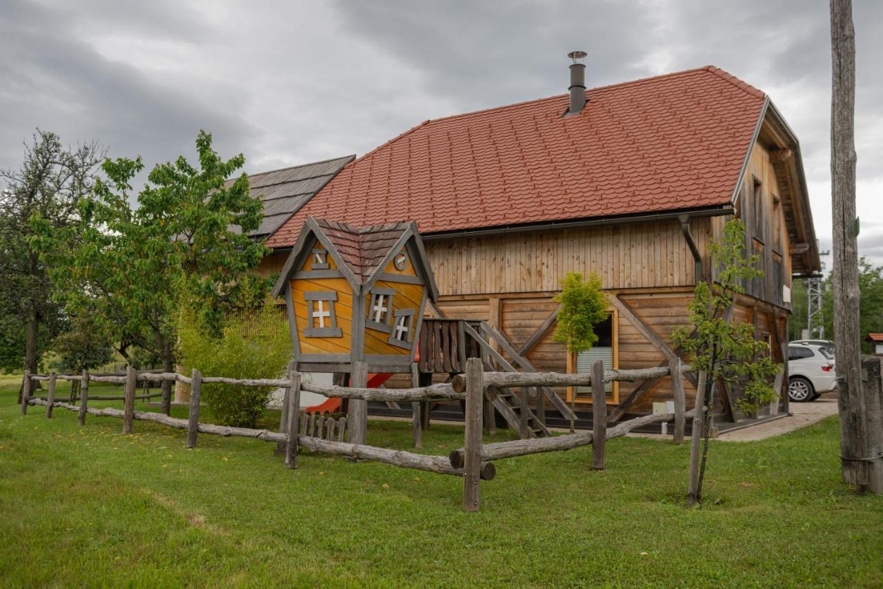 Holiday Home Virida, App Leopold III Ivancna Gorica Екстериор снимка